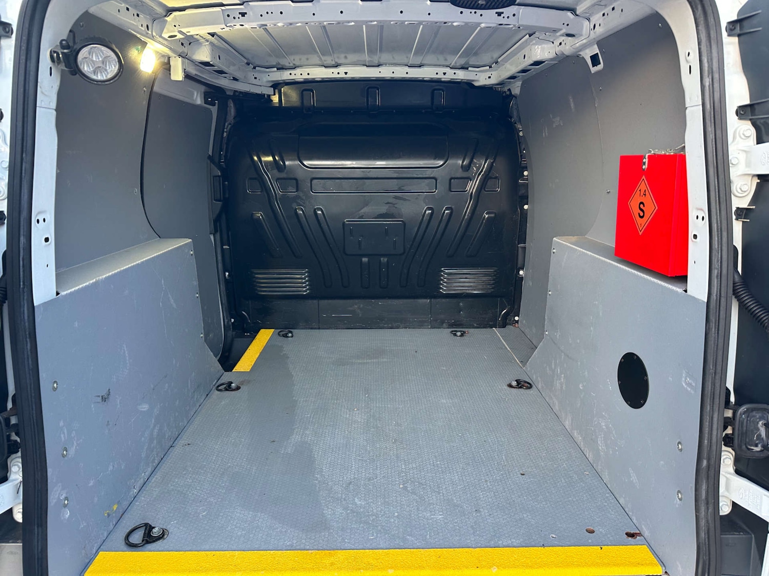 Used Ford Transit Connect 2017 for sale - 77068939: Photo 10