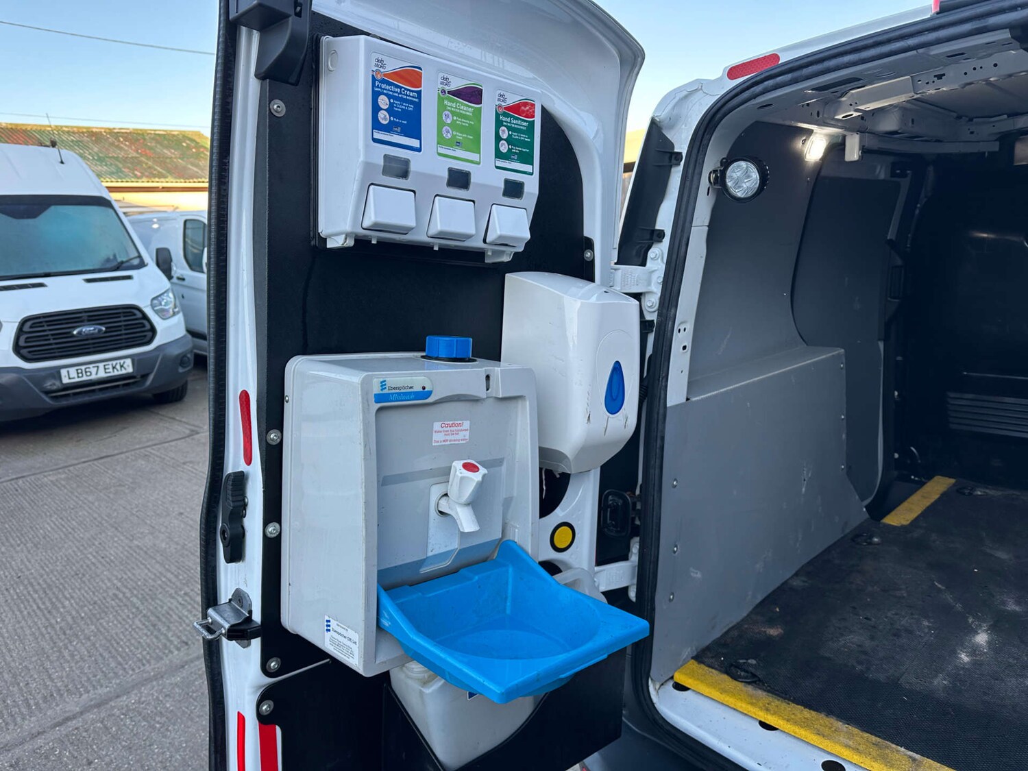 Used Ford Transit Connect 2018 for sale - 76593643: Photo 10