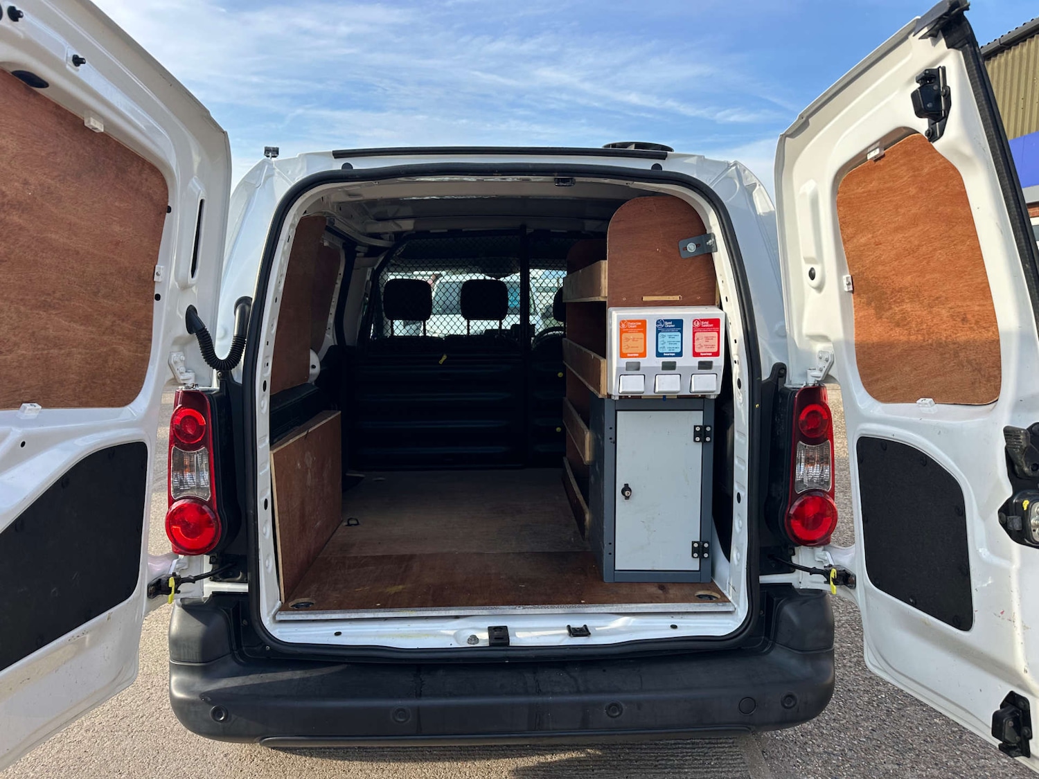 Used Peugeot Partner 2018 for sale - 76600921: Photo 9