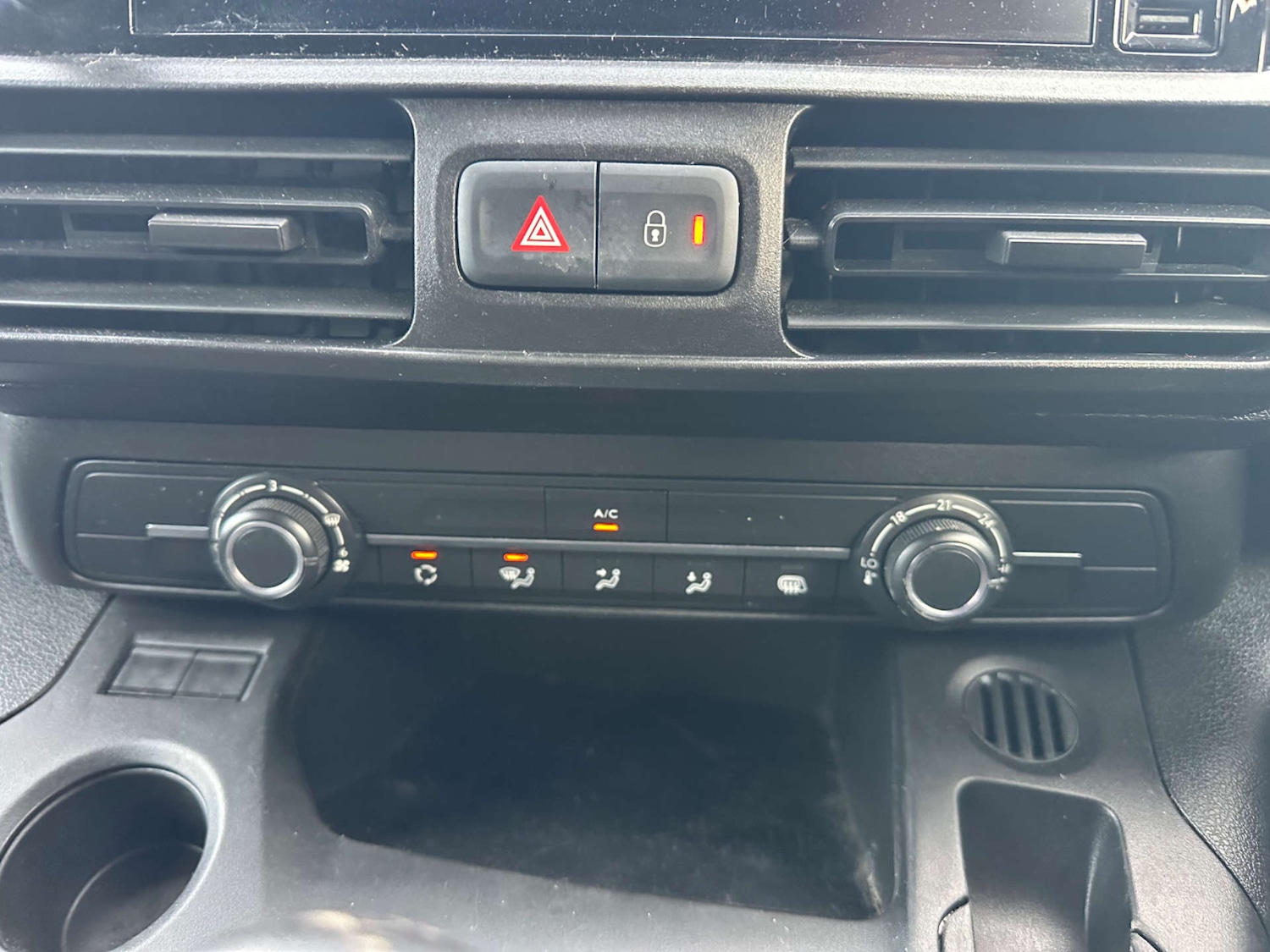 Used Vauxhall Combo 2020 for sale - 76966976: Photo 17