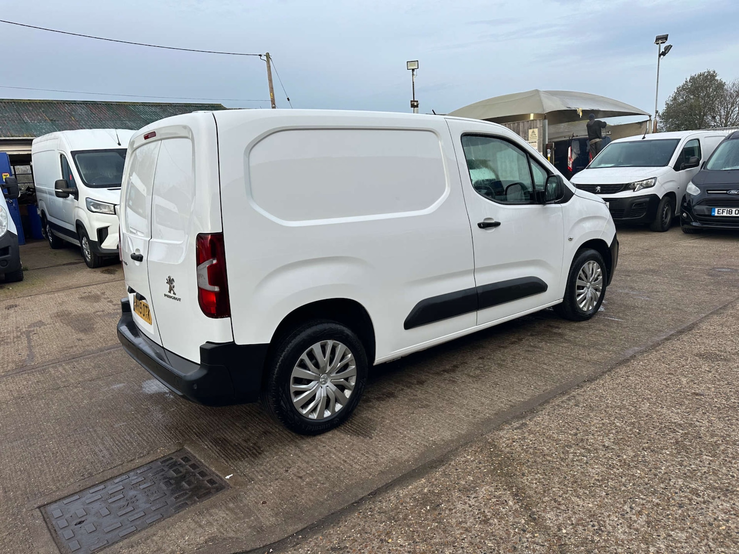 Used Peugeot Partner 2019 for sale - 76966971: Photo 11