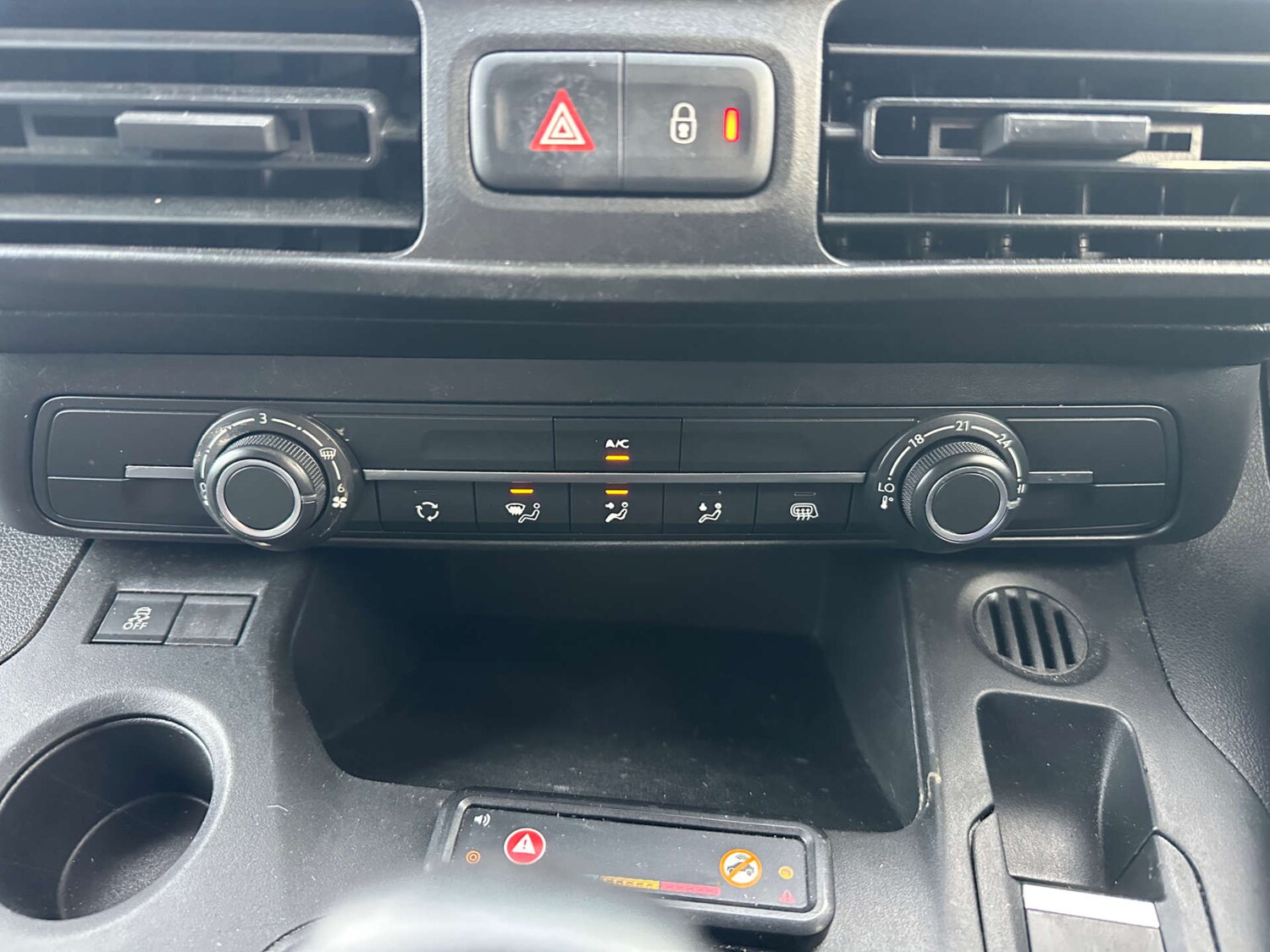 Used Peugeot Partner 2019 for sale - 76966971: Photo 21