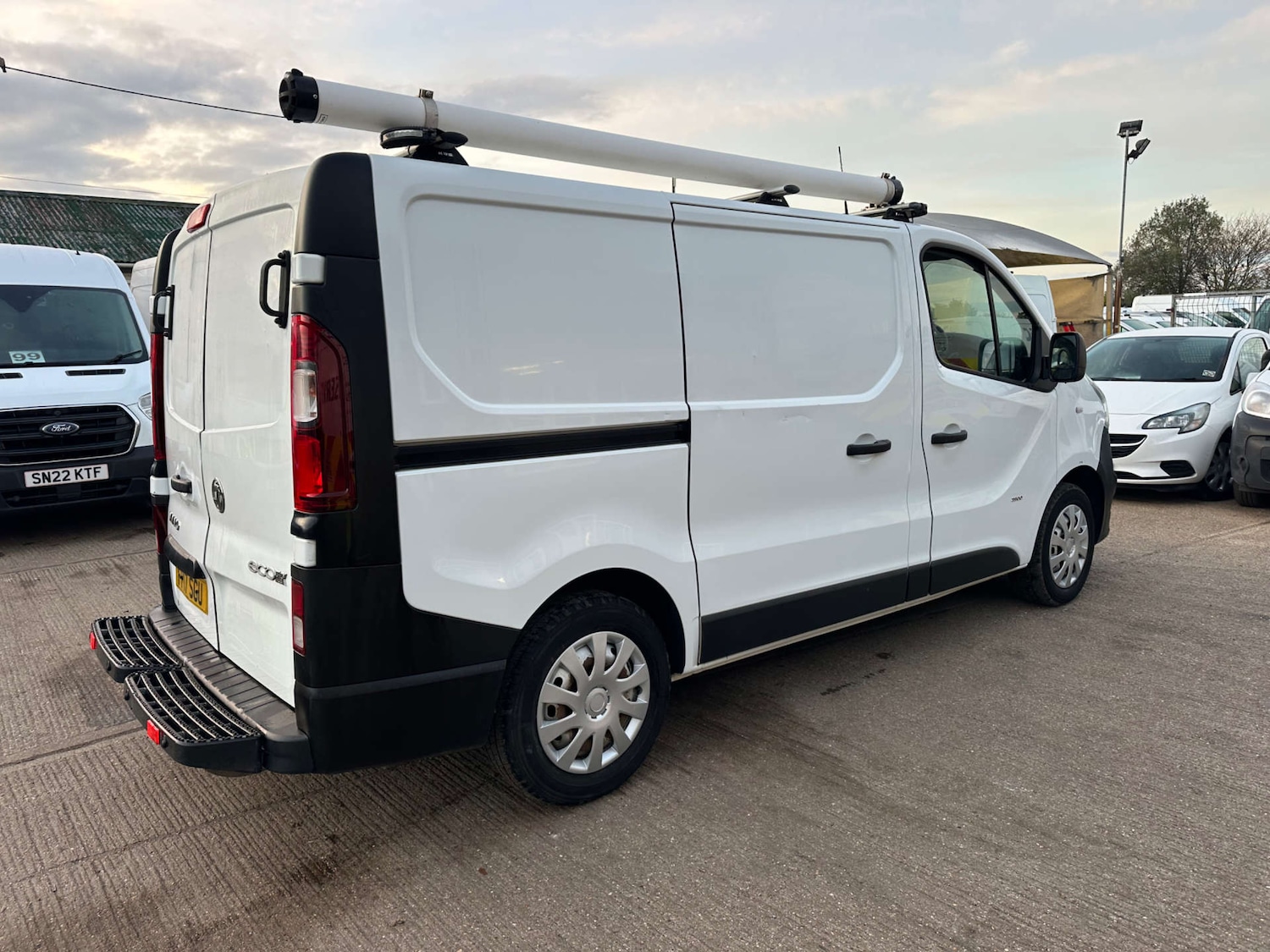 Used Vauxhall Vivaro 2017 for sale - 76530909: Photo 11
