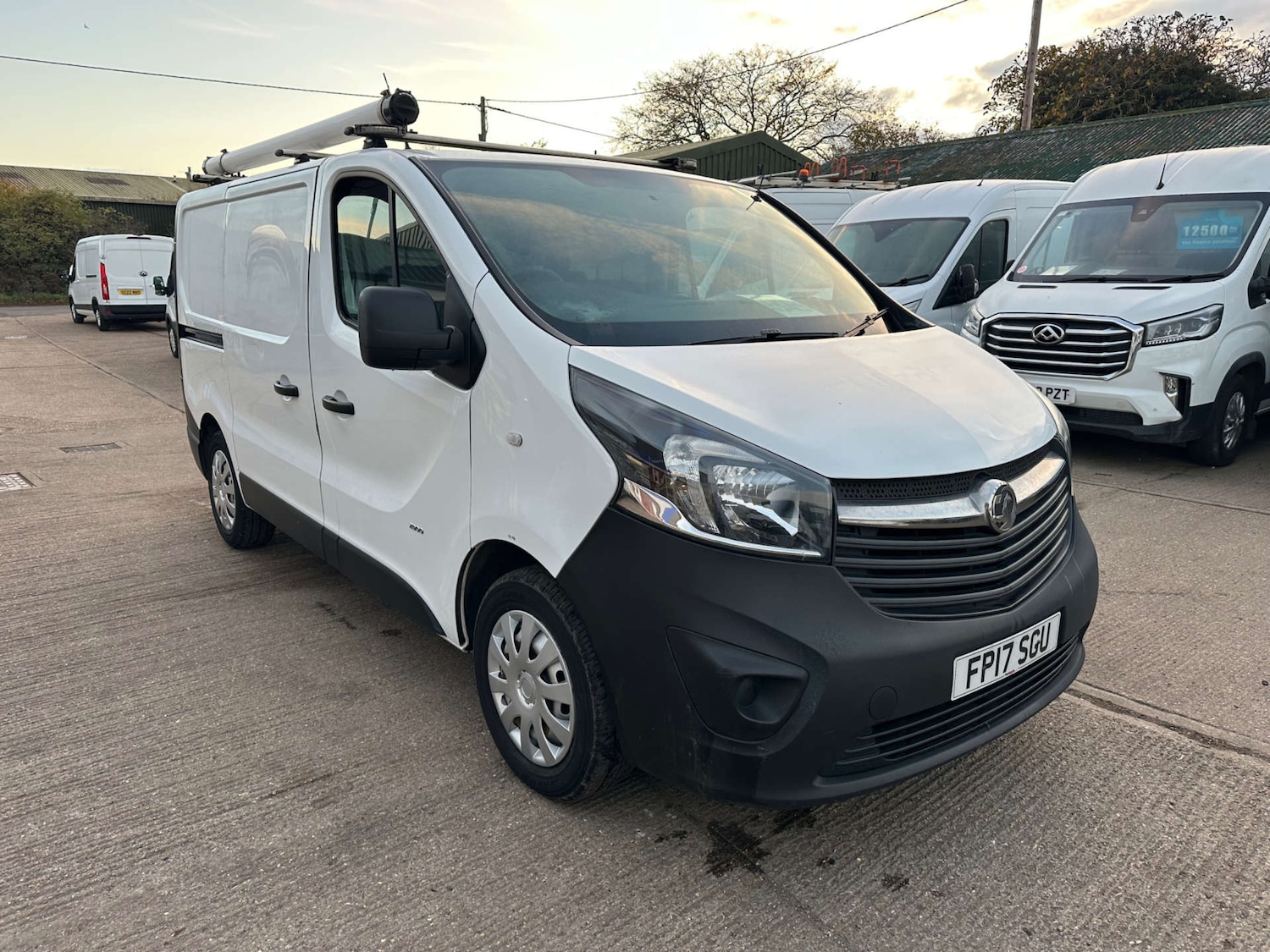 Used Vauxhall Vivaro 2017 for sale - 76530909: Photo 3
