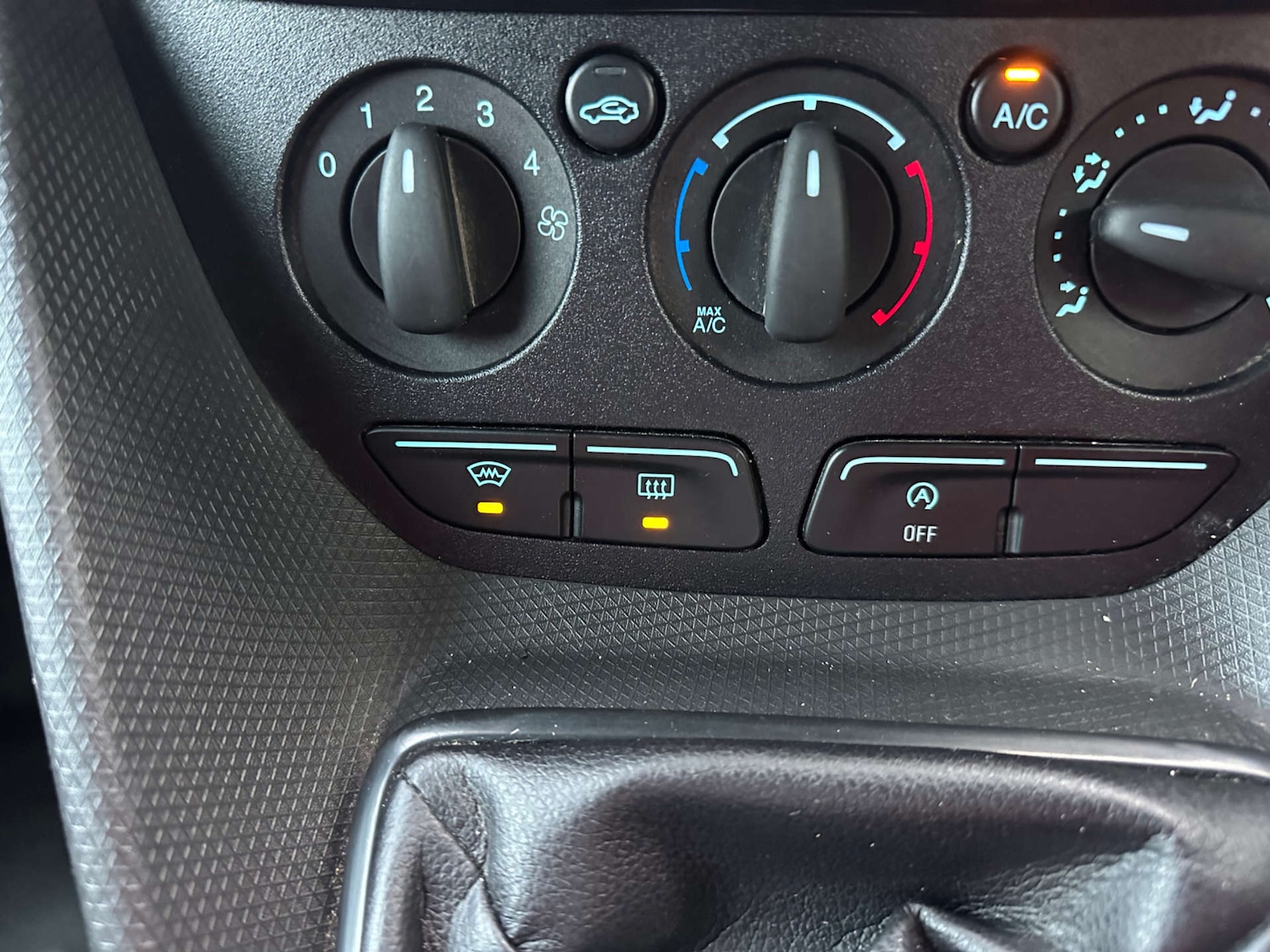 Used Ford Transit Connect 2018 for sale - 76600615: Photo 25