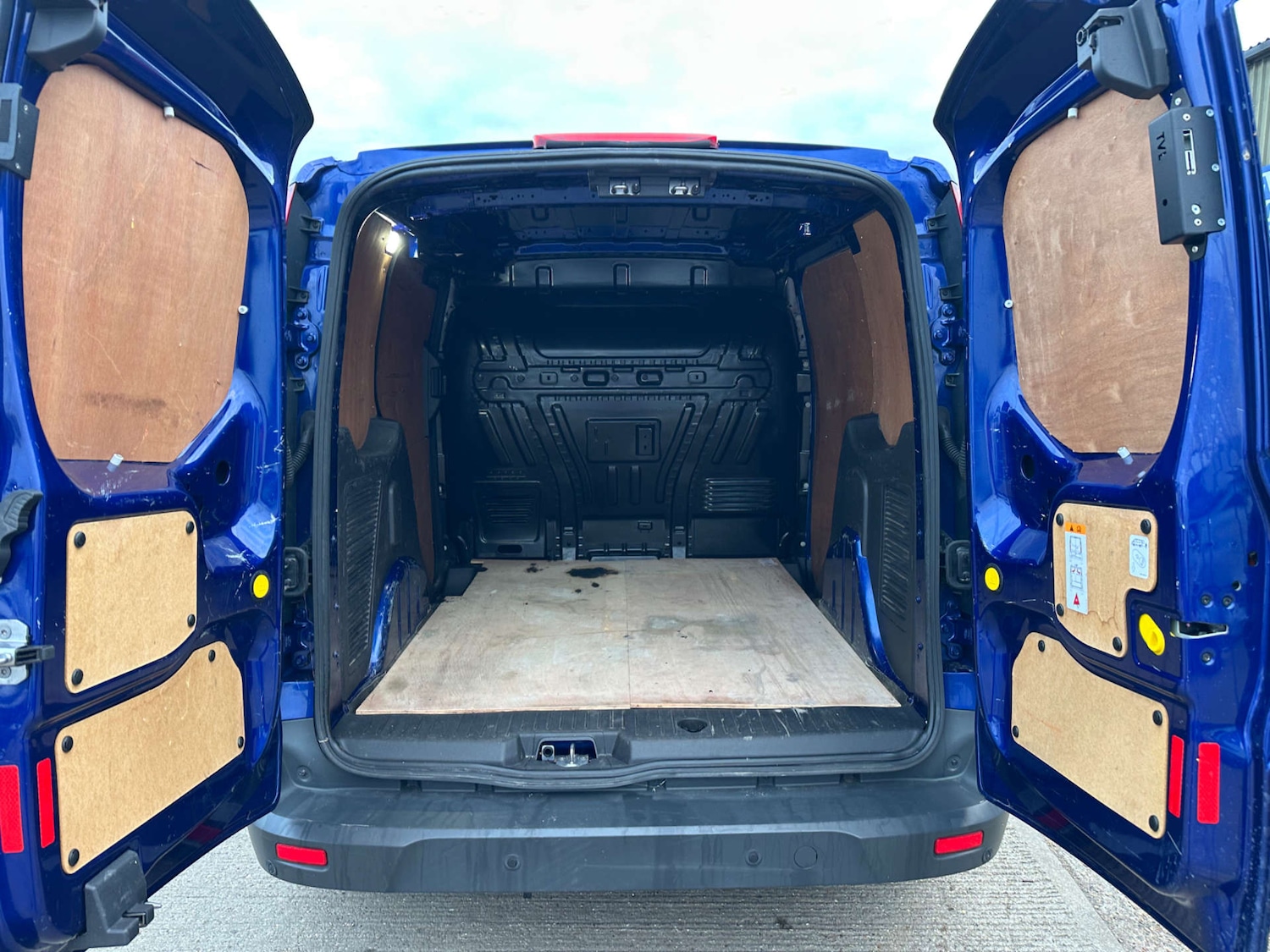 Used Ford Transit Connect 2018 for sale - 76600615: Photo 9