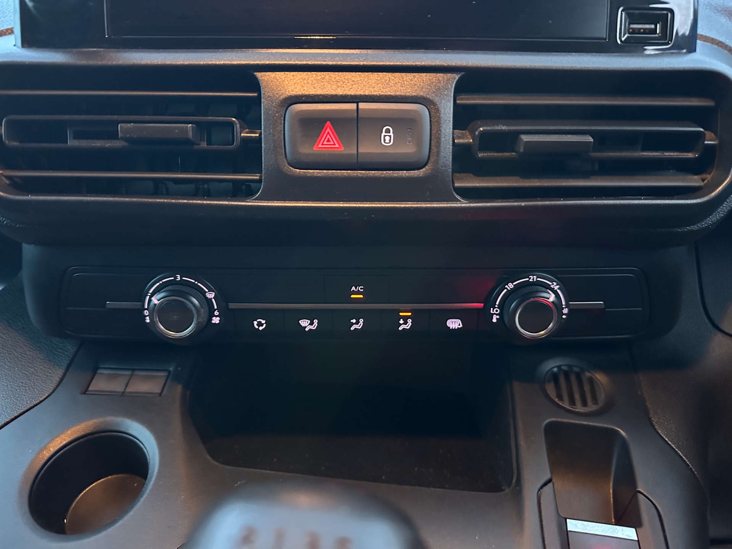 Used Peugeot Partner 2021 for sale - 76552577: Photo 25