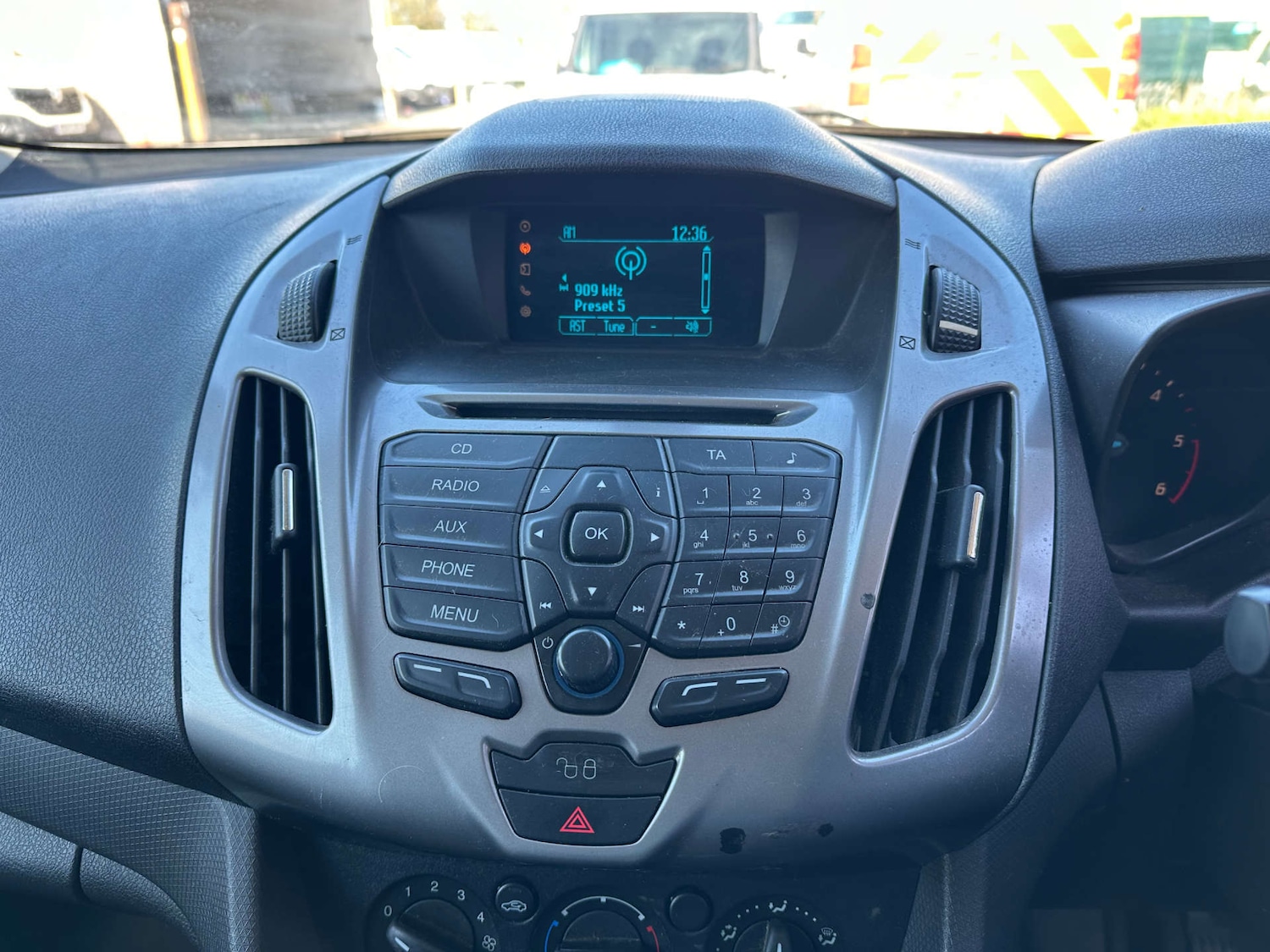Used Ford Transit Connect 2018 for sale - 77998584: Photo 18