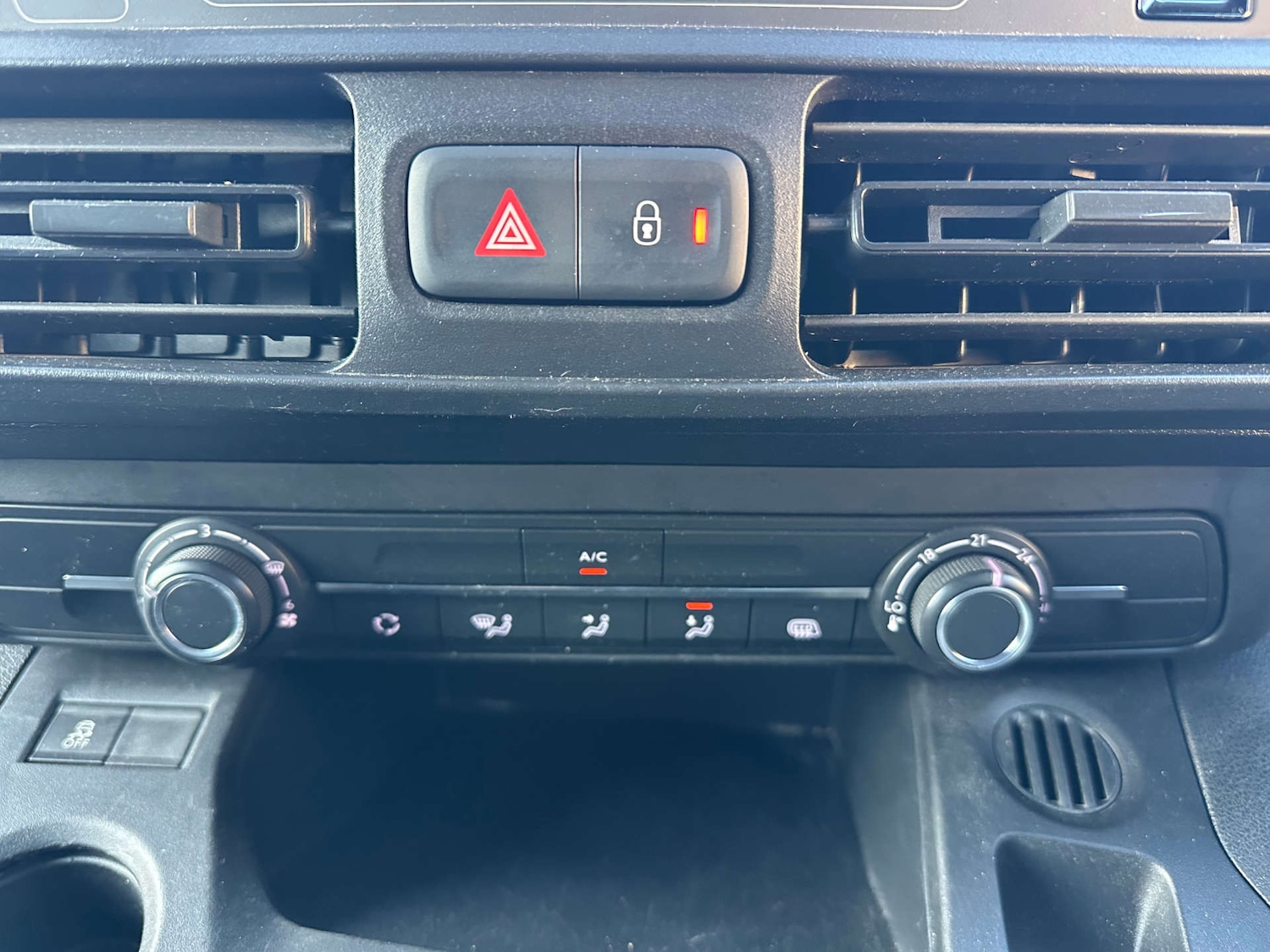 Used Vauxhall Combo 2019 for sale - 77920787: Photo 19