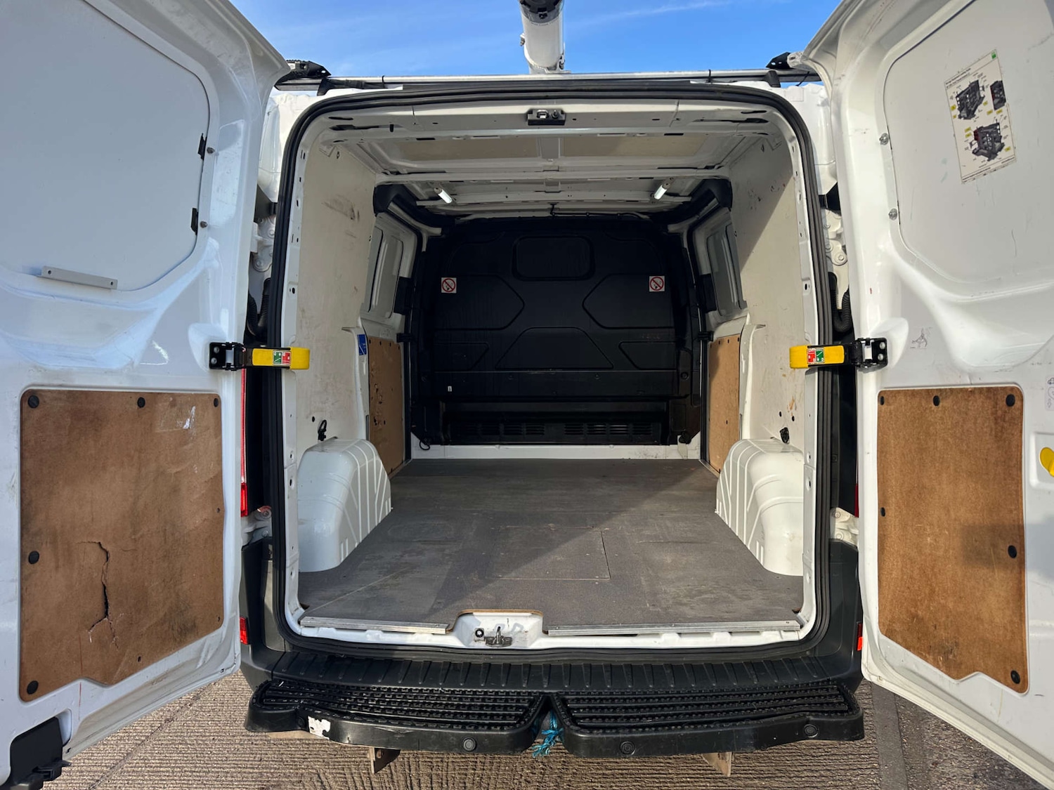 Used Ford Transit Custom 2017 for sale - 76511122: Photo 9