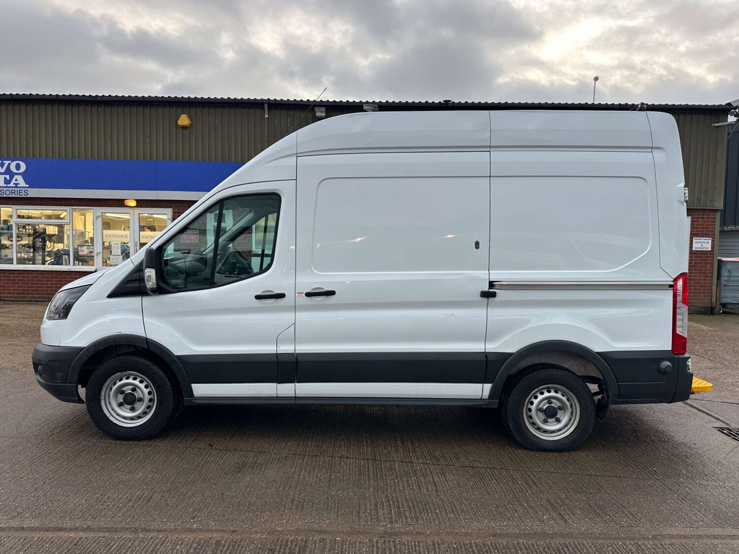 Used Ford Transit 2018 for sale - 76735839: Photo 6