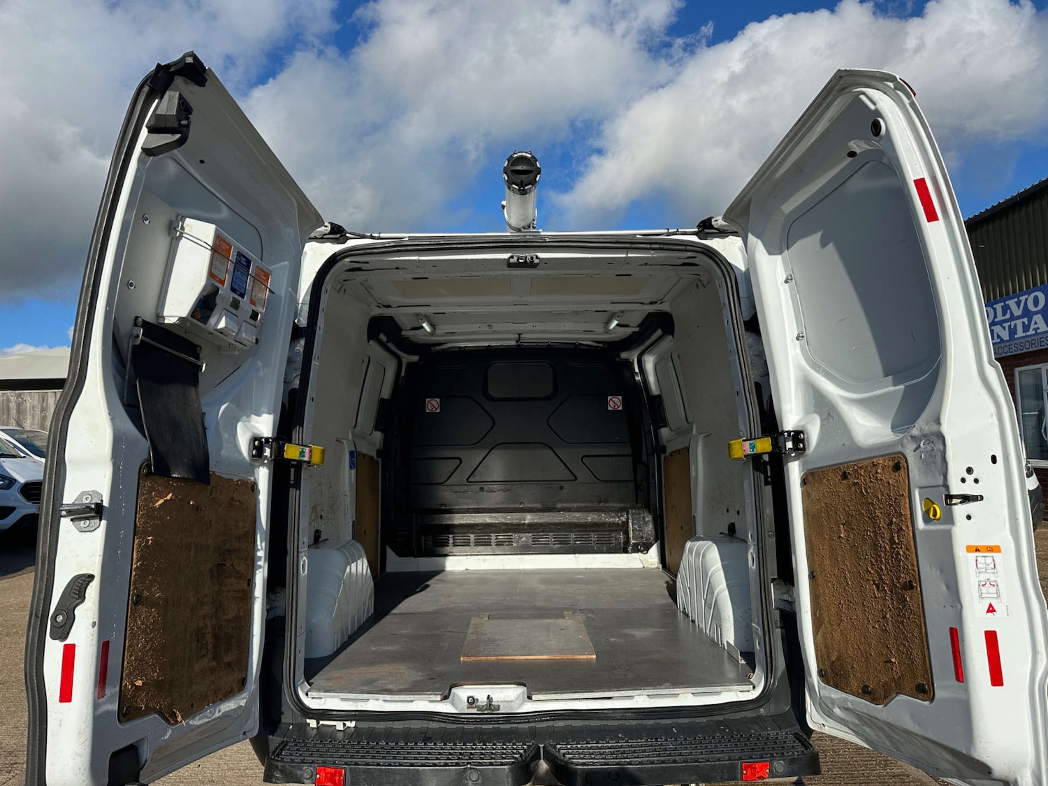 Used Ford Transit Custom 2016 for sale - 76445606: Photo 8