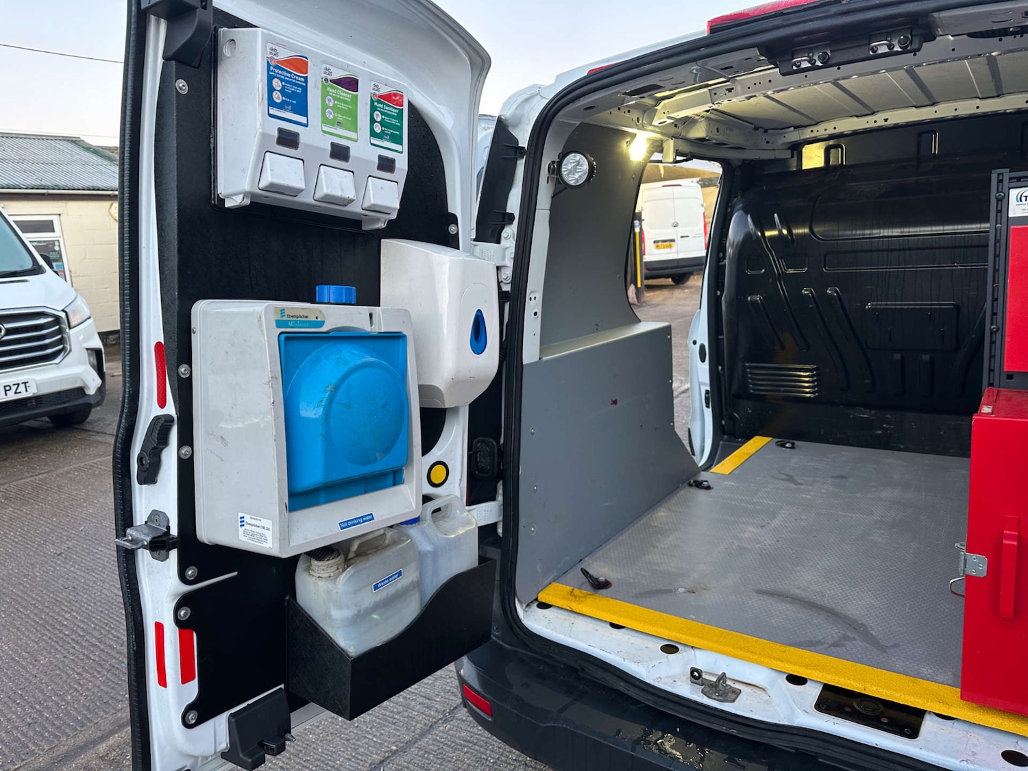 Used Ford Transit Connect 2017 for sale - 77178264: Photo 11