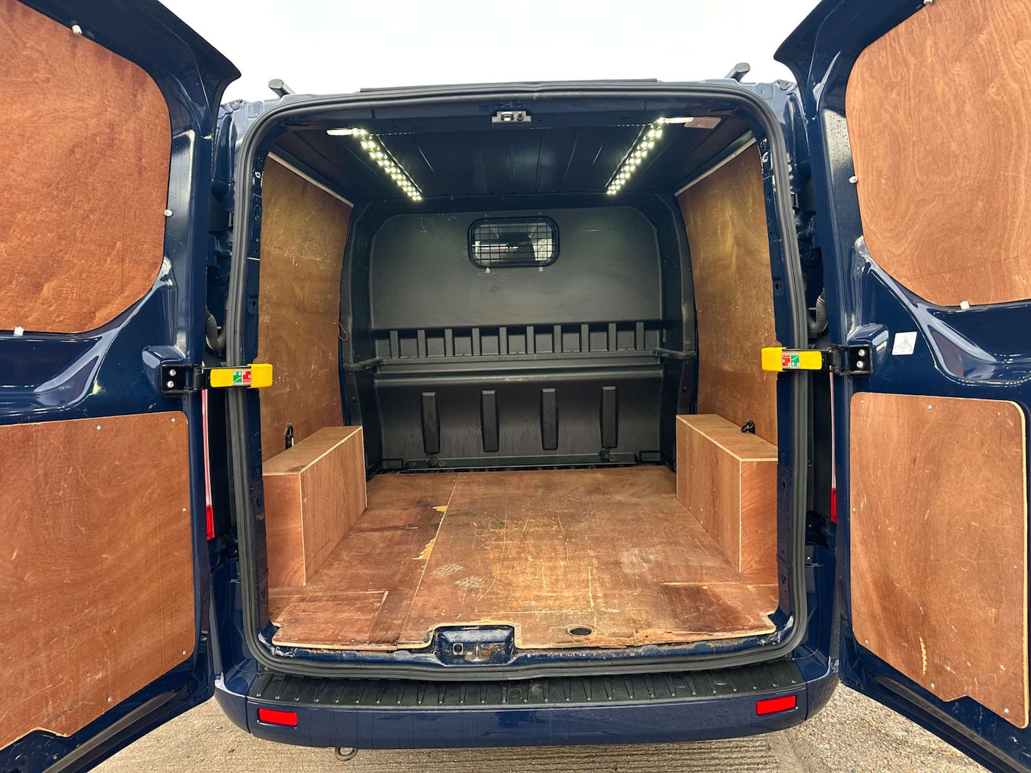 Used Ford Transit Custom 2020 for sale - 76511121: Photo 9