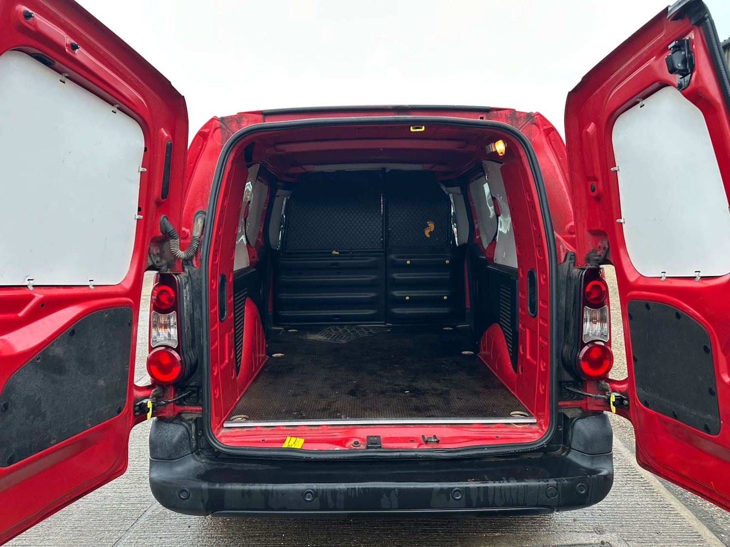 Used Peugeot Partner 2014 for sale - 76830083: Photo 8