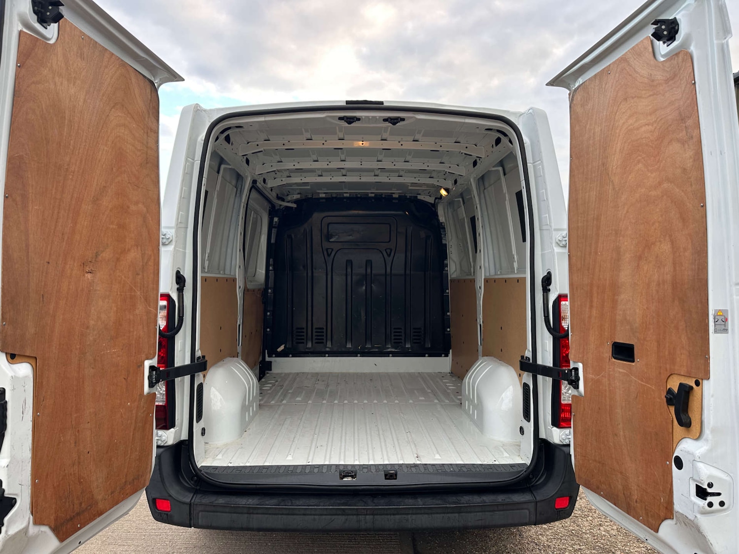 Used Vauxhall Movano 2016 for sale - 75163215: Photo 8