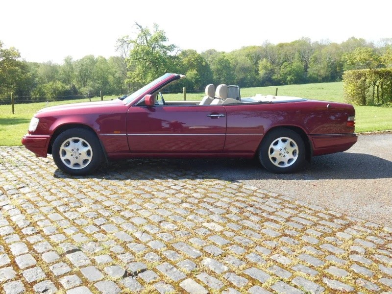 Used Mercedes-Benz E Class 1994 for sale - 76120243: Photo 2