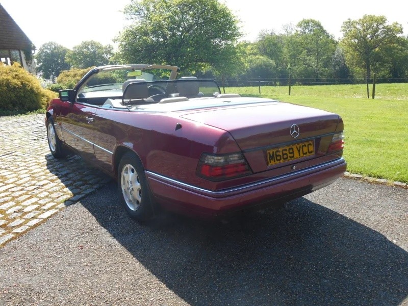 Used Mercedes-Benz E Class 1994 for sale - 76120243: Photo 3