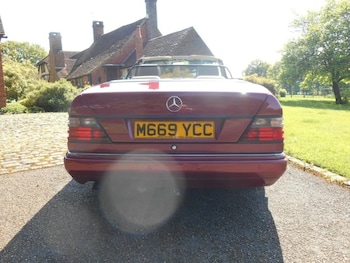 Used Mercedes-Benz E Class 1994 for sale - 76120243: Photo