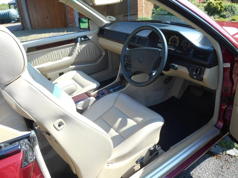 Used Mercedes-Benz E Class 1994 for sale - 76120243: Photo 9