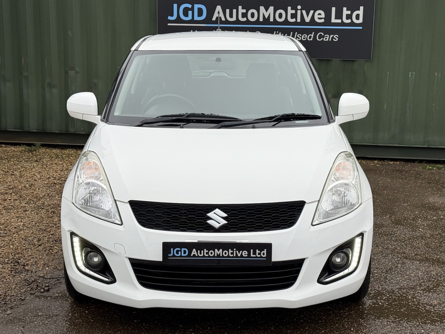 Used Suzuki Swift 2015 for sale - 77851386: Photo 2