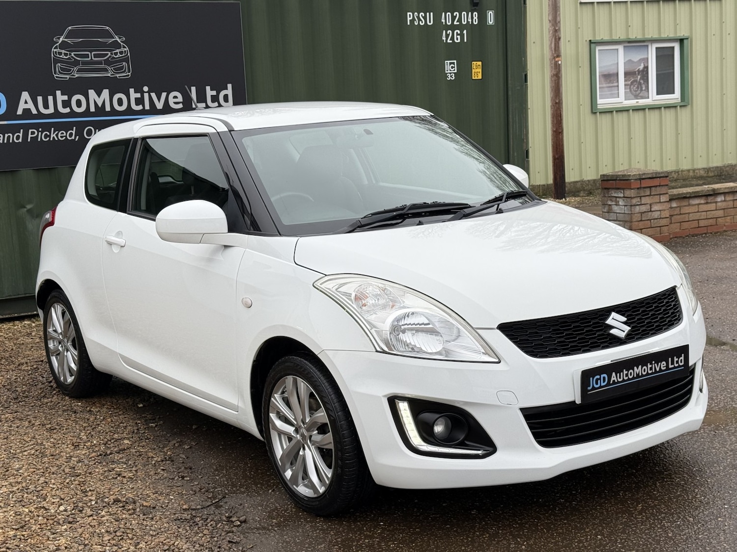 Used Suzuki Swift 2015 for sale - 77851386: Photo 3