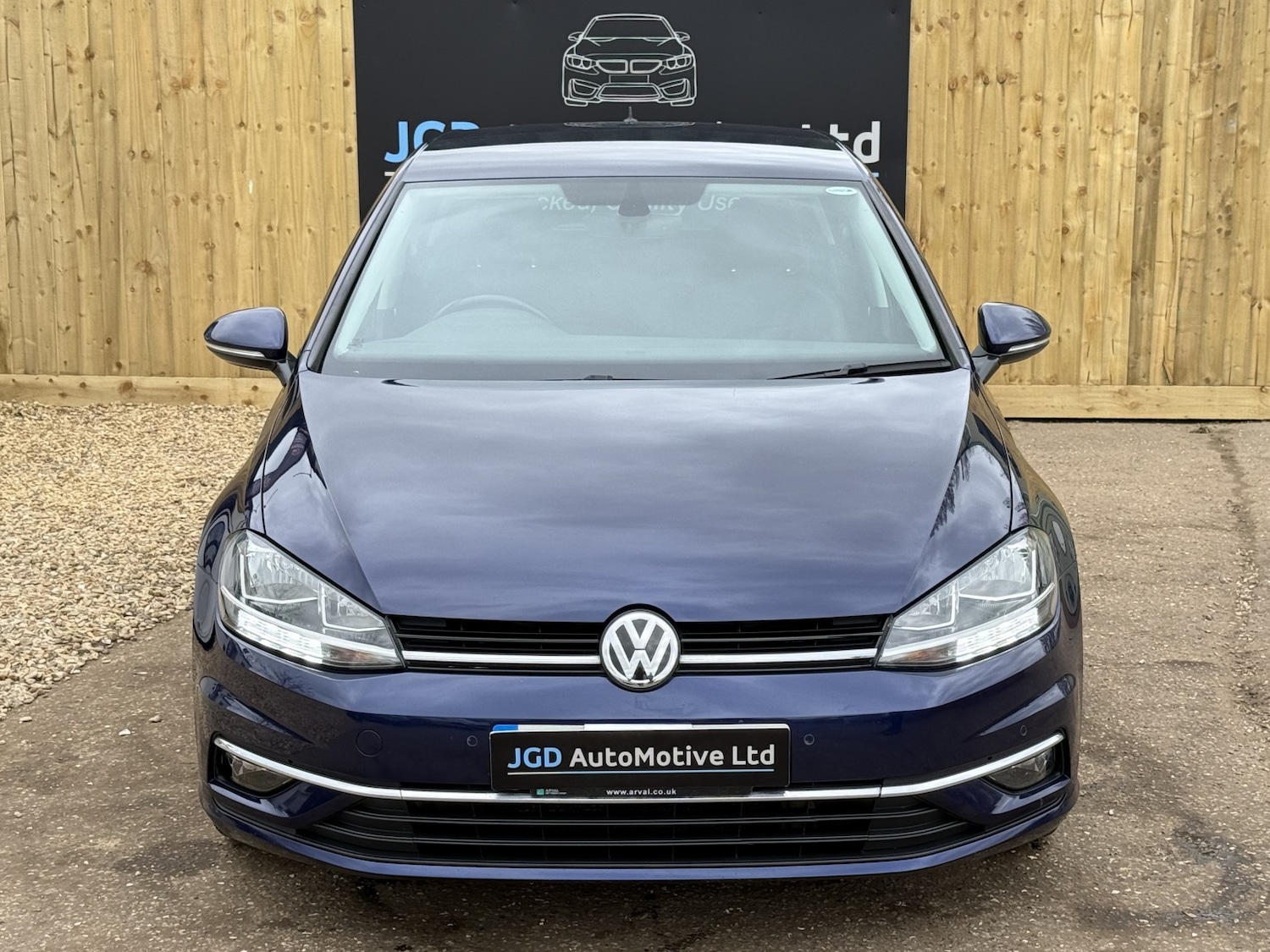 Used Volkswagen Golf 2018 for sale - 78011272: Photo 2