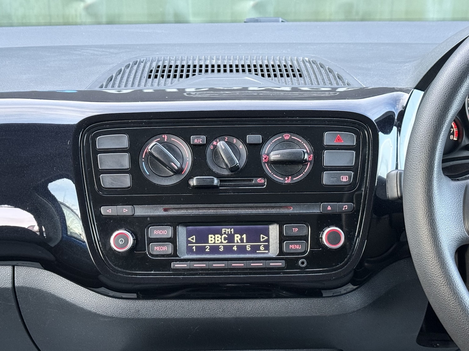 Used Volkswagen up! 2015 for sale - 77851303: Photo 21