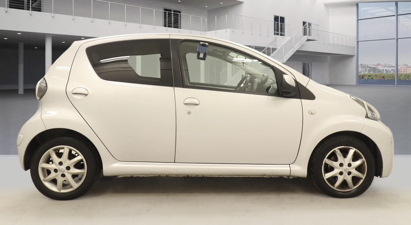 Used Toyota AYGO 2013 for sale - 77906559: Photo 5