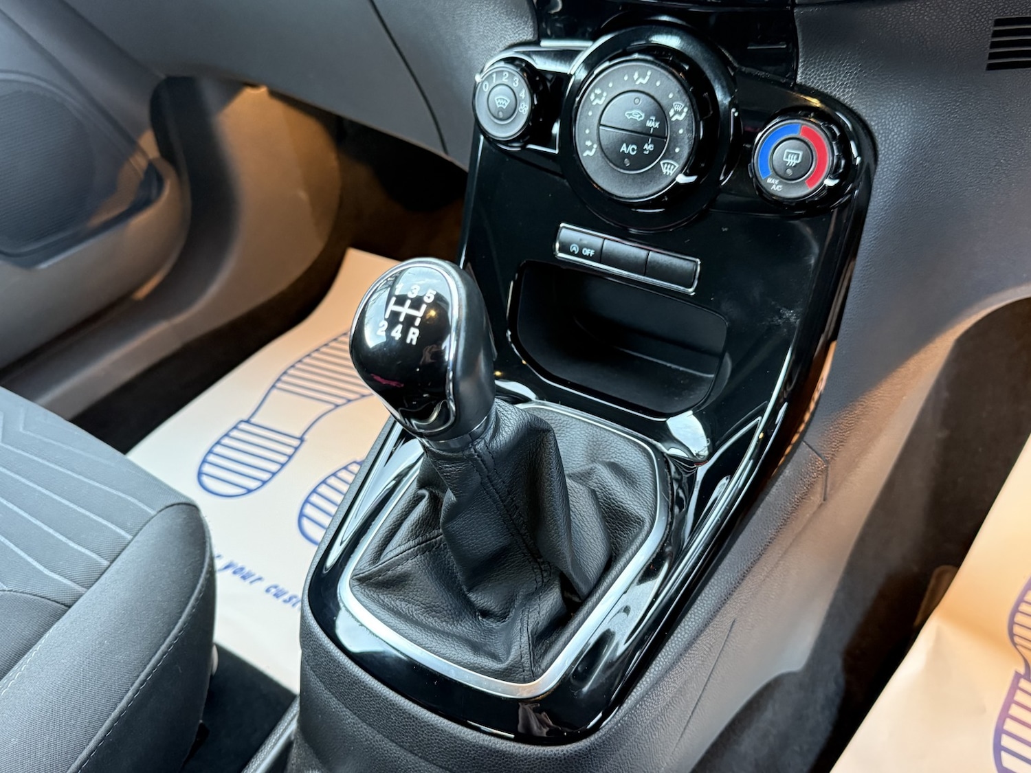 Used Ford Fiesta 2015 for sale - 77851402: Photo 28