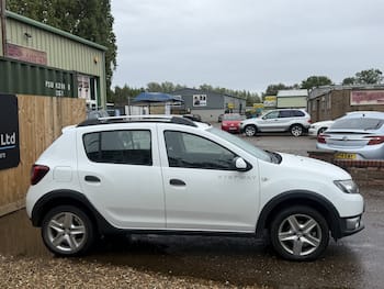 Used Dacia Sandero Stepway 2013 for sale - 79771741: Photo