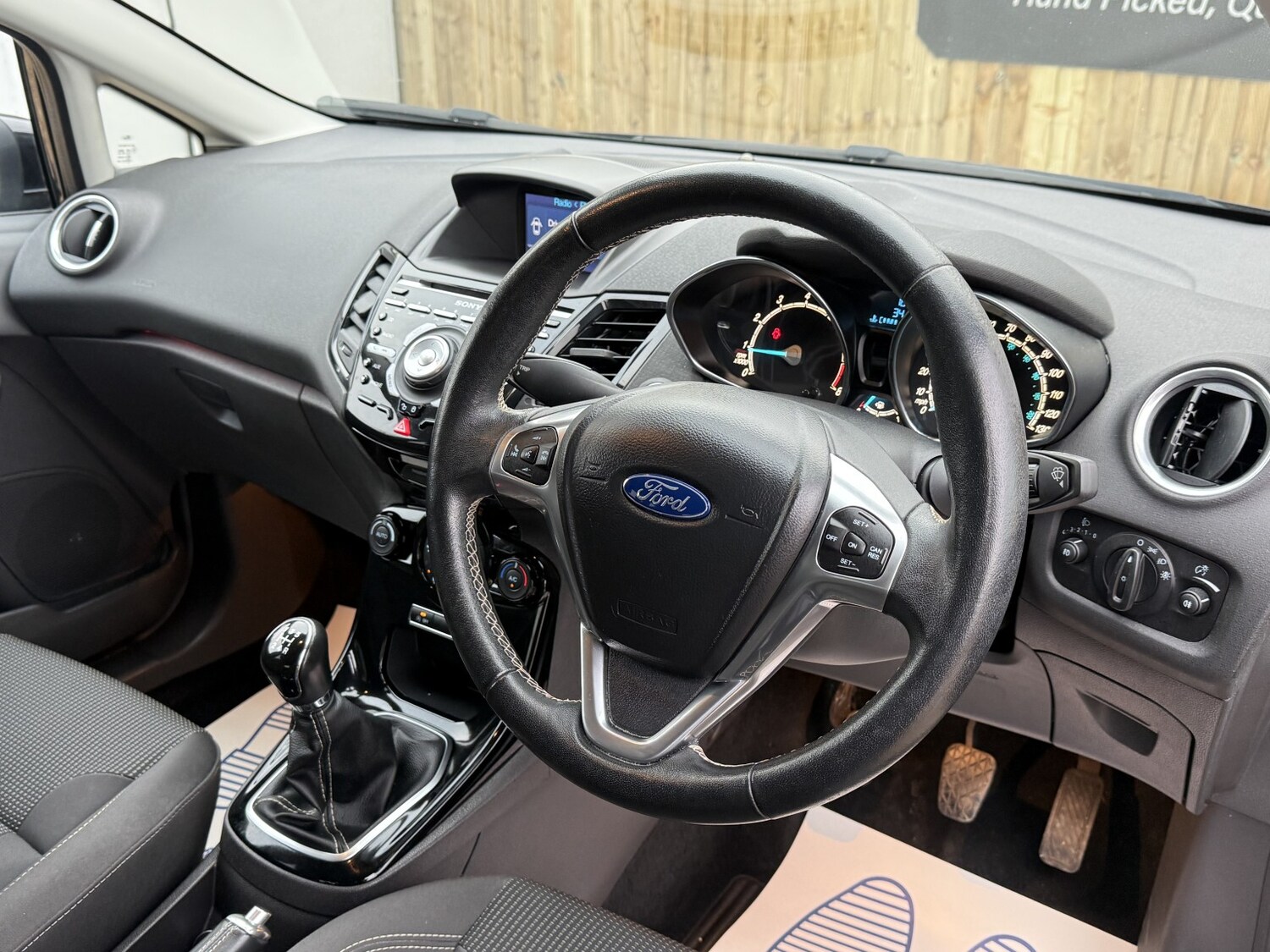 Used Ford Fiesta 2015 for sale - 77851457: Photo 28