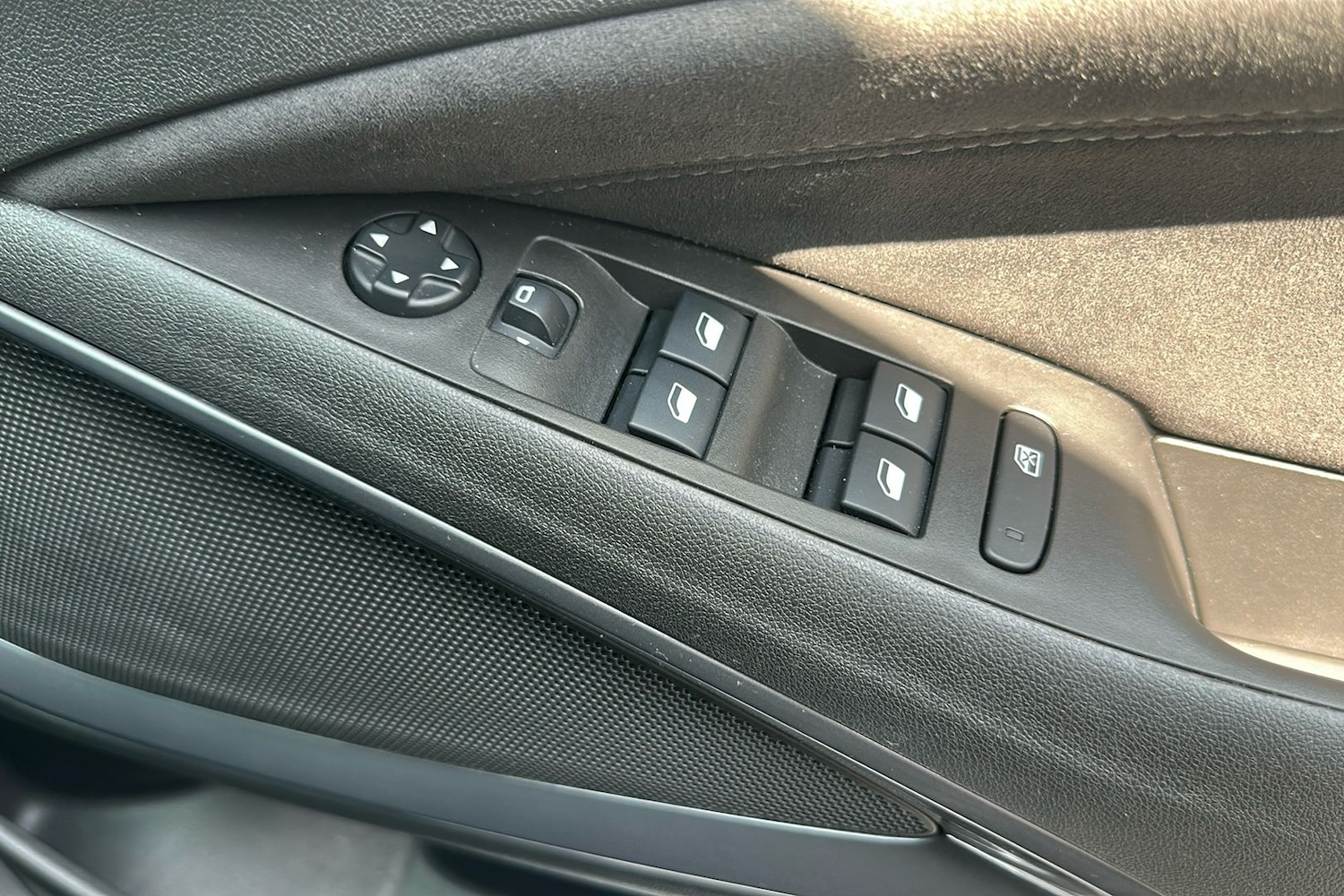 Used Vauxhall Crossland 2022 for sale - 77172959: Photo 18