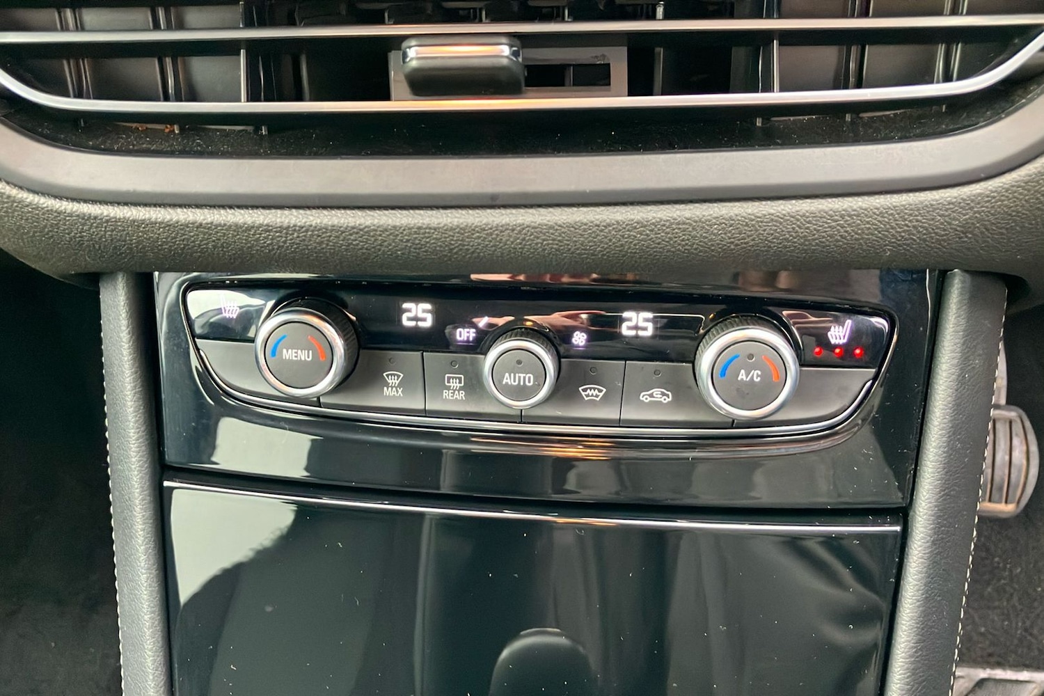 Used Vauxhall Grandland 2022 for sale - 76655732: Photo 15