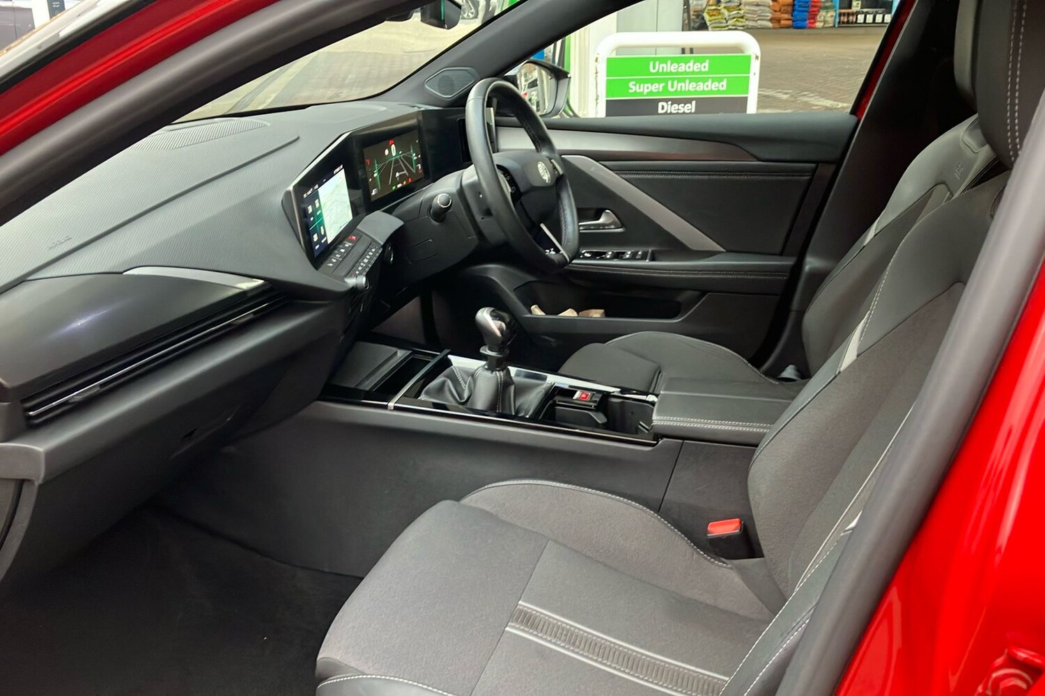 Used Vauxhall Astra 2024 for sale - 76919643: Photo 3