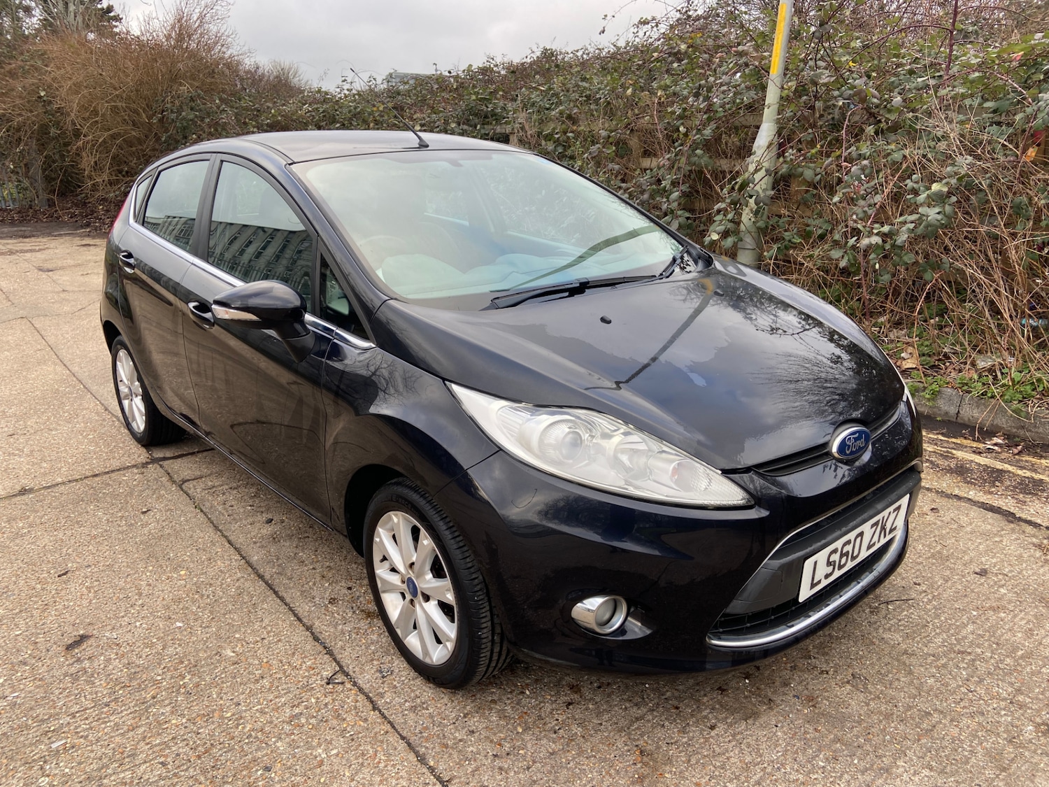 Used Ford Fiesta 2010 for sale - 77374194: Photo 2