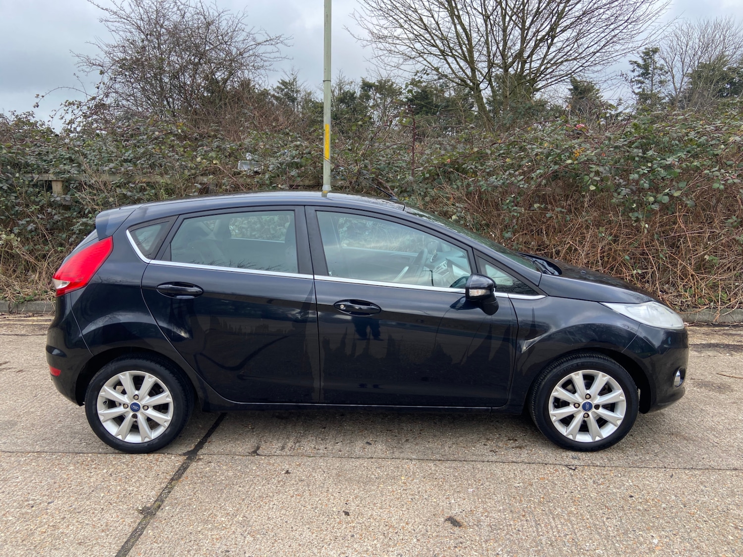 Used Ford Fiesta 2010 for sale - 77374194: Photo 7