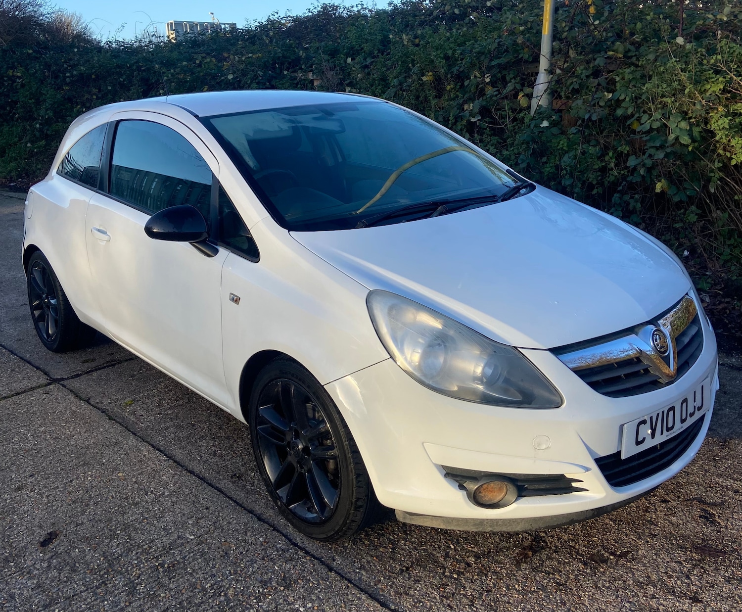 Used Vauxhall Corsa 2010 for sale - 77005966: Photo 2