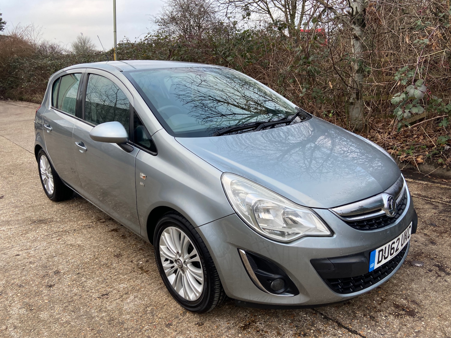 Used Vauxhall Corsa 2012 for sale - 77374471: Photo 2