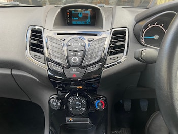 Used Ford Fiesta 2015 for sale - 77558685: Photo