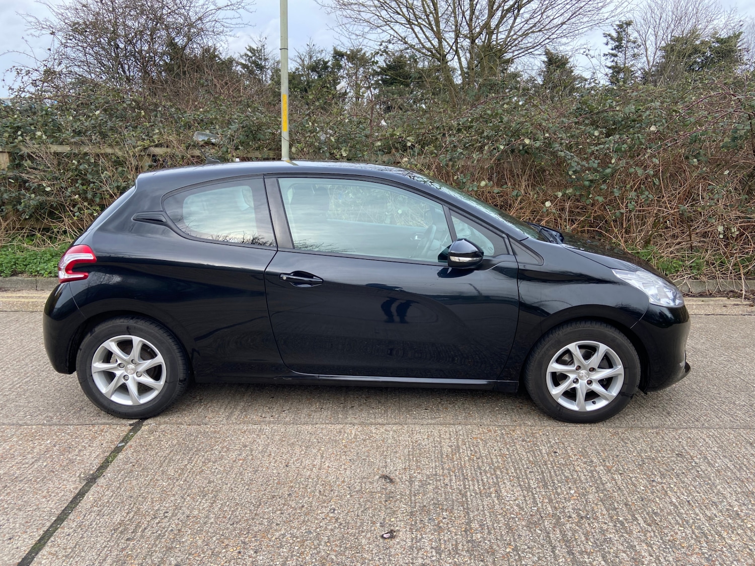 Used Peugeot 208 2014 for sale - 77877982: Photo 7