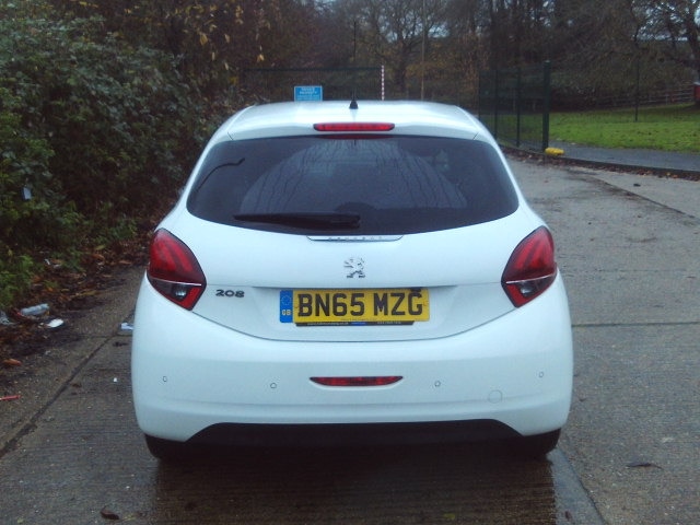 Used Peugeot 208 2015 for sale - 76780456: Photo 6