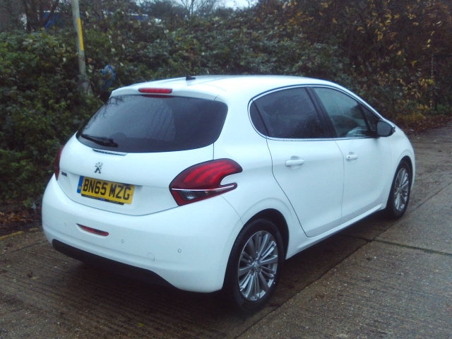 Used Peugeot 208 2015 for sale - 76780456: Photo 7