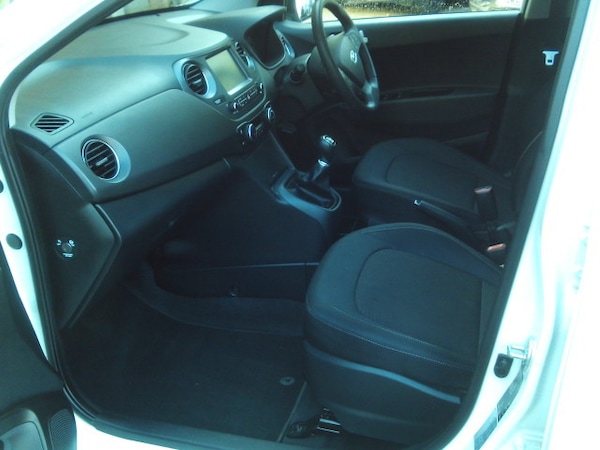 Used Hyundai i10 2017 for sale - 76225192: Photo 17