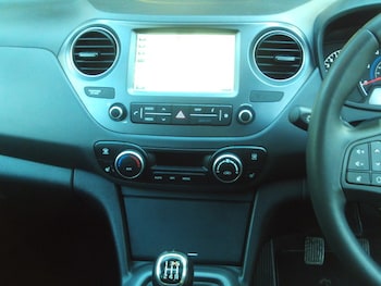 Used Hyundai i10 2017 for sale - 76225192: Photo 4