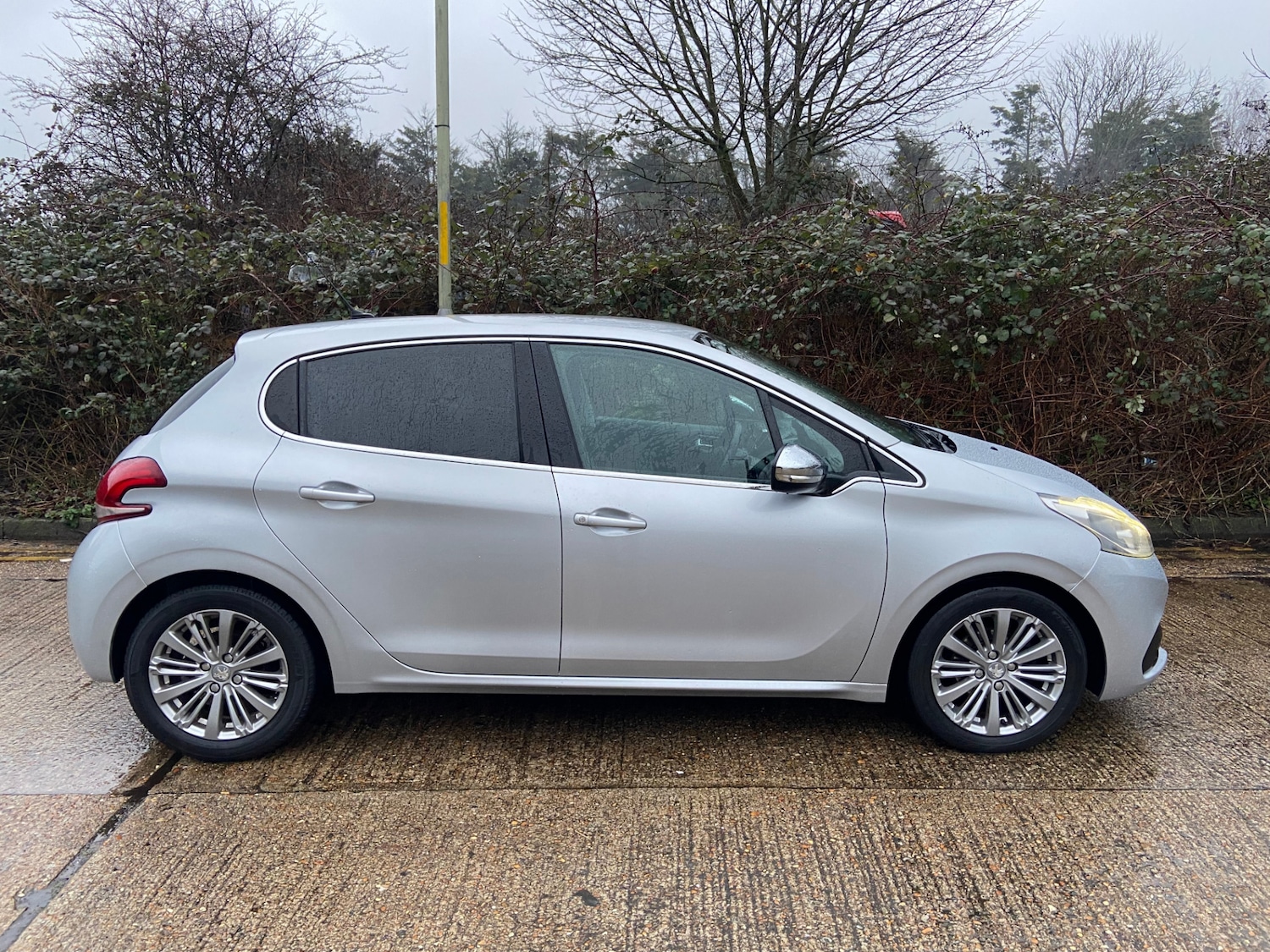 Used Peugeot 208 2016 for sale - 77420741: Photo 8