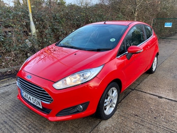 2015 (64) - 1.25 Zetec 3dr Red 68k Miles FSH Years MOT Warranty £35 Road Tax