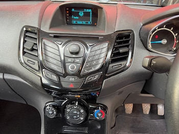 Used Ford Fiesta 2014 for sale - 79177105: Photo