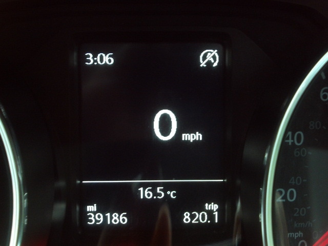 Used Volkswagen Polo 2017 for sale - 76332755: Photo 3