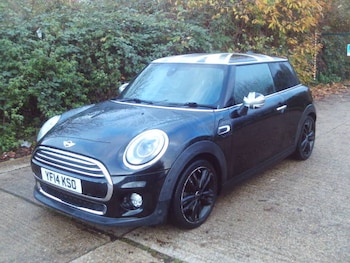2014 (14) - 1.5 Cooper 3dr Auto Black 55k Miles FSH Years MOT Warranty £35 Road Tax